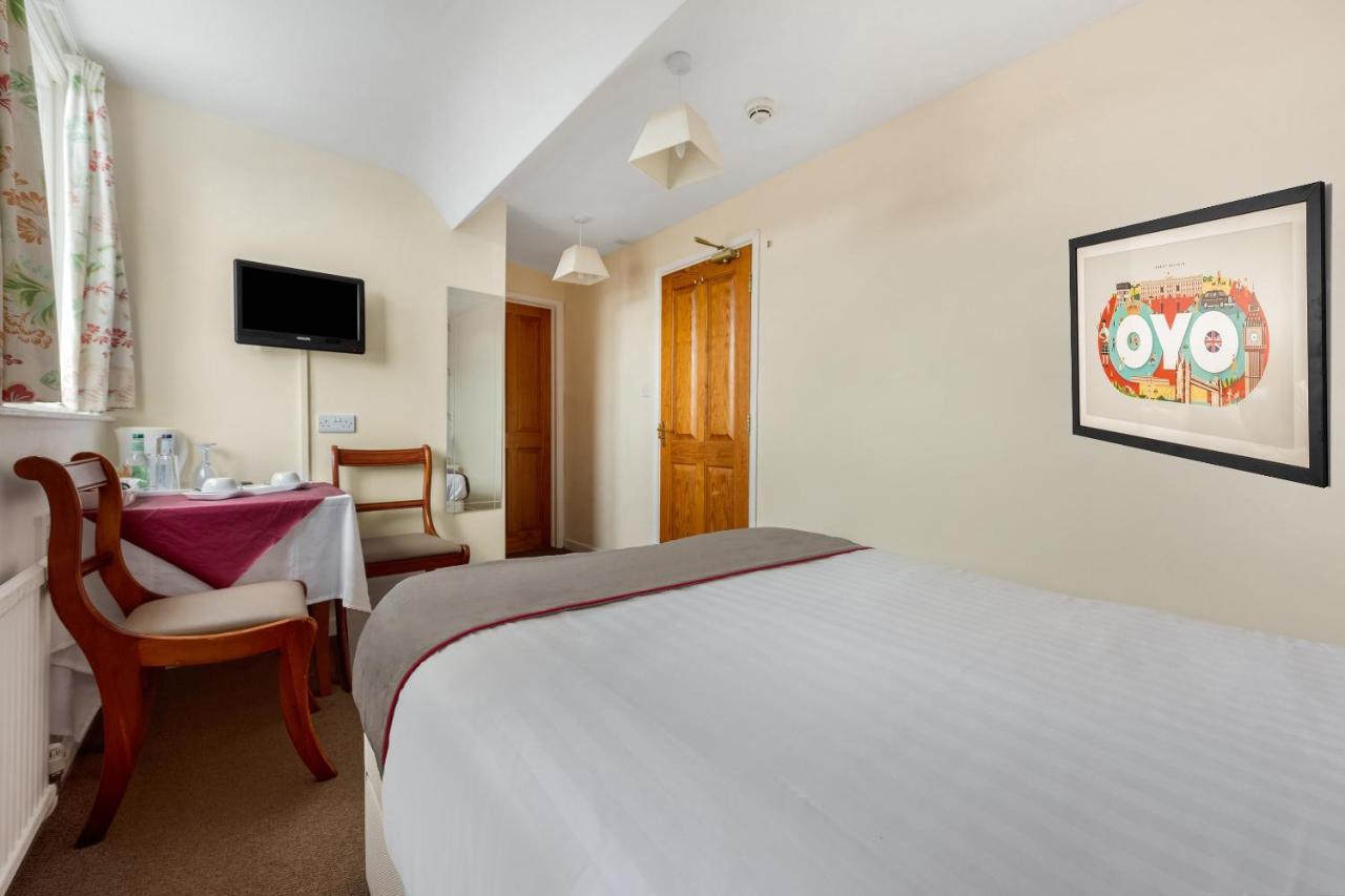 Oyo Timothy'S Hotel Tenby Ngoại thất bức ảnh
