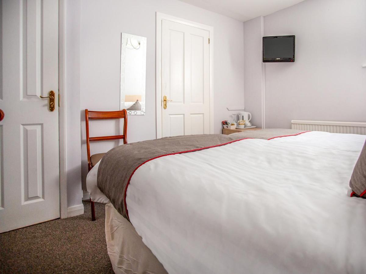 Oyo Timothy'S Hotel Tenby Ngoại thất bức ảnh